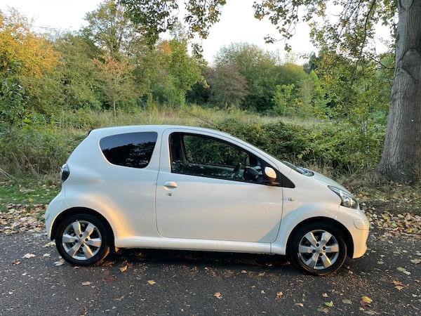 Used Toyota AYGO 2011 for sale - 76087574: Photo 5
