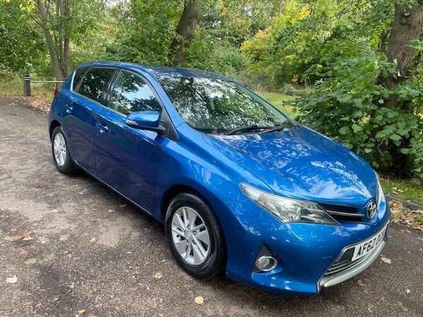 Used Toyota Auris 2013 for sale - 76025812: Photo 2
