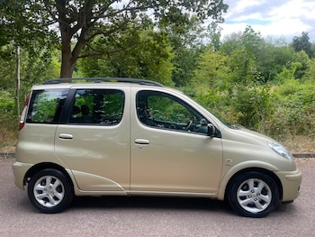 Used Toyota Yaris Verso 2004 for sale - 79320911: Photo