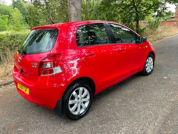 Used Toyota Yaris 2011 for sale - 79424399: Photo