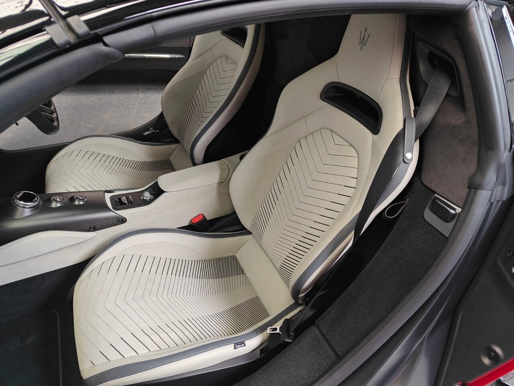 Used Maserati MC20 2024 for sale - 76308898: Photo 16