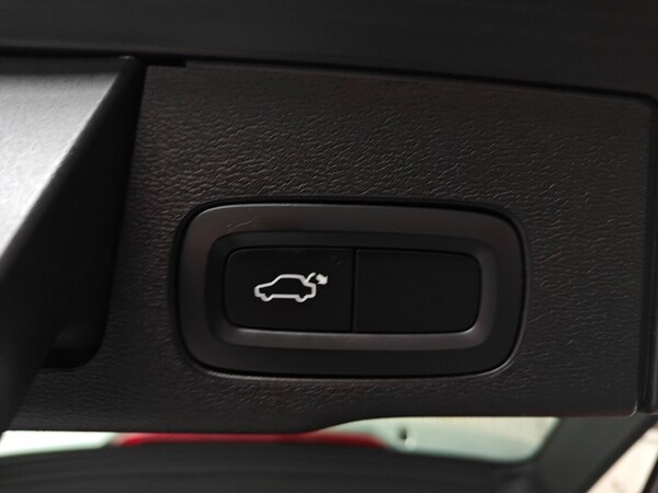 Used Volvo XC60 2020 for sale - 76308903: Photo 32