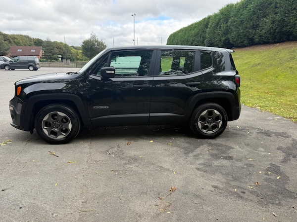 Used Jeep Renegade 2018 for sale - 75995444: Photo 6
