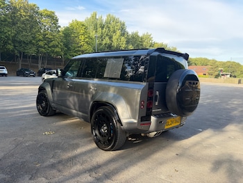 Used Land Rover Defender 2024 for sale - 79486190: Photo