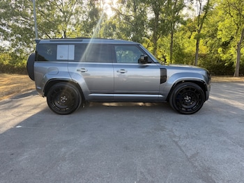 Used Land Rover Defender 2024 for sale - 79486190: Photo