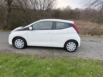 Used Toyota AYGO 2021 for sale - 77637070: Photo