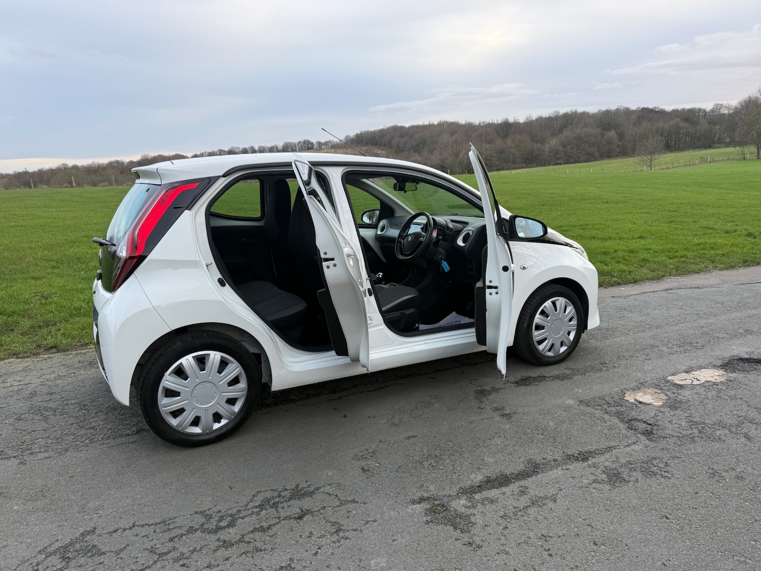 Used Toyota AYGO 2021 for sale - 77956921: Photo 10