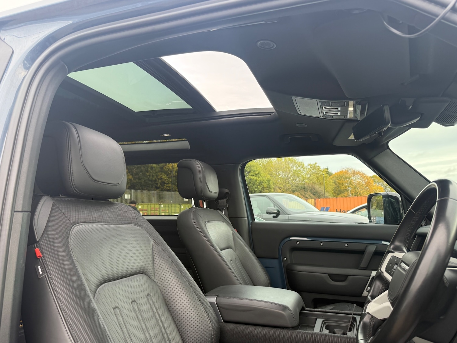 Used Land Rover Defender 2020 for sale - 76380403: Photo 7