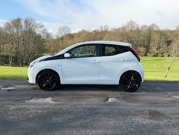 Used Toyota AYGO 2021 for sale - 78057155: Photo
