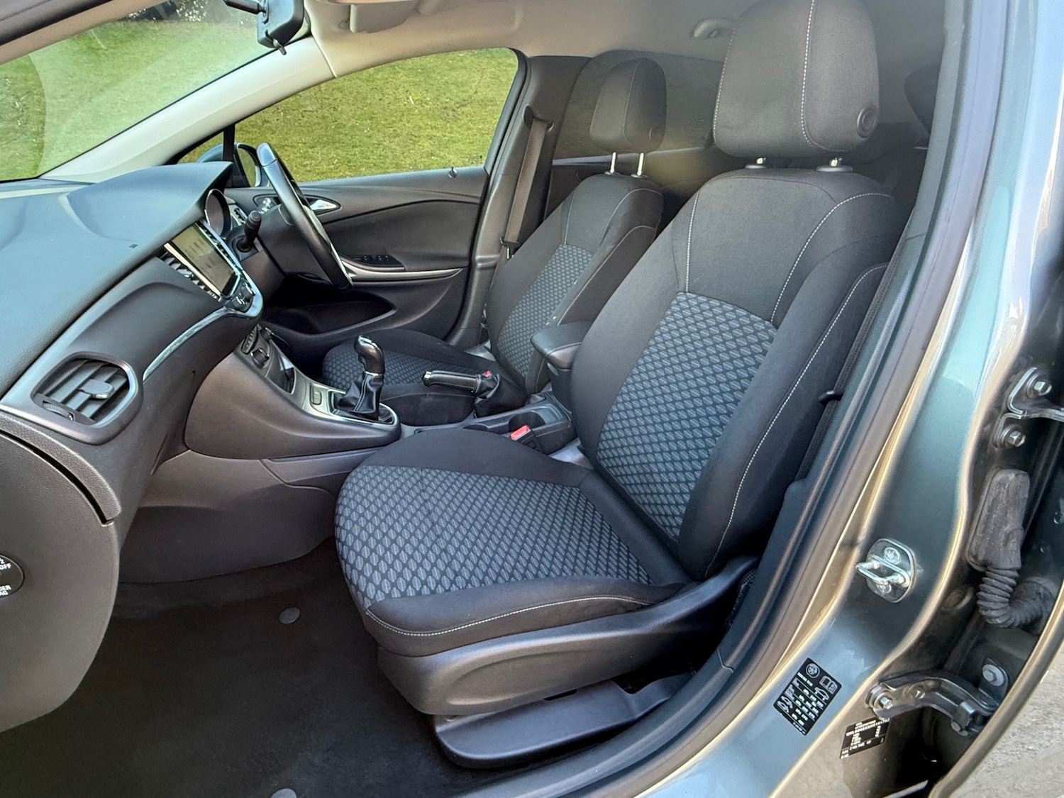 Used Vauxhall Astra 2017 for sale - 77924744: Photo 11