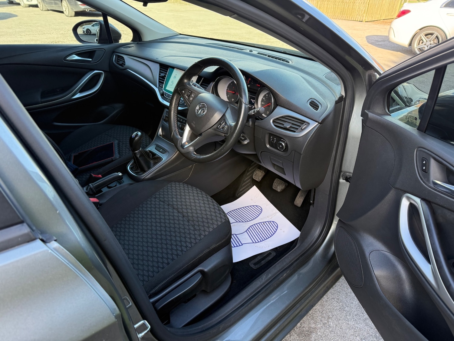 Used Vauxhall Astra 2017 for sale - 77924744: Photo 8