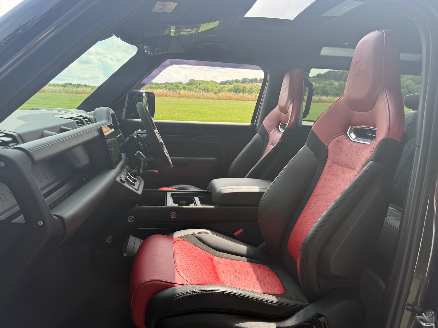 Used Land Rover Defender 2022 for sale - 78141148: Photo 5