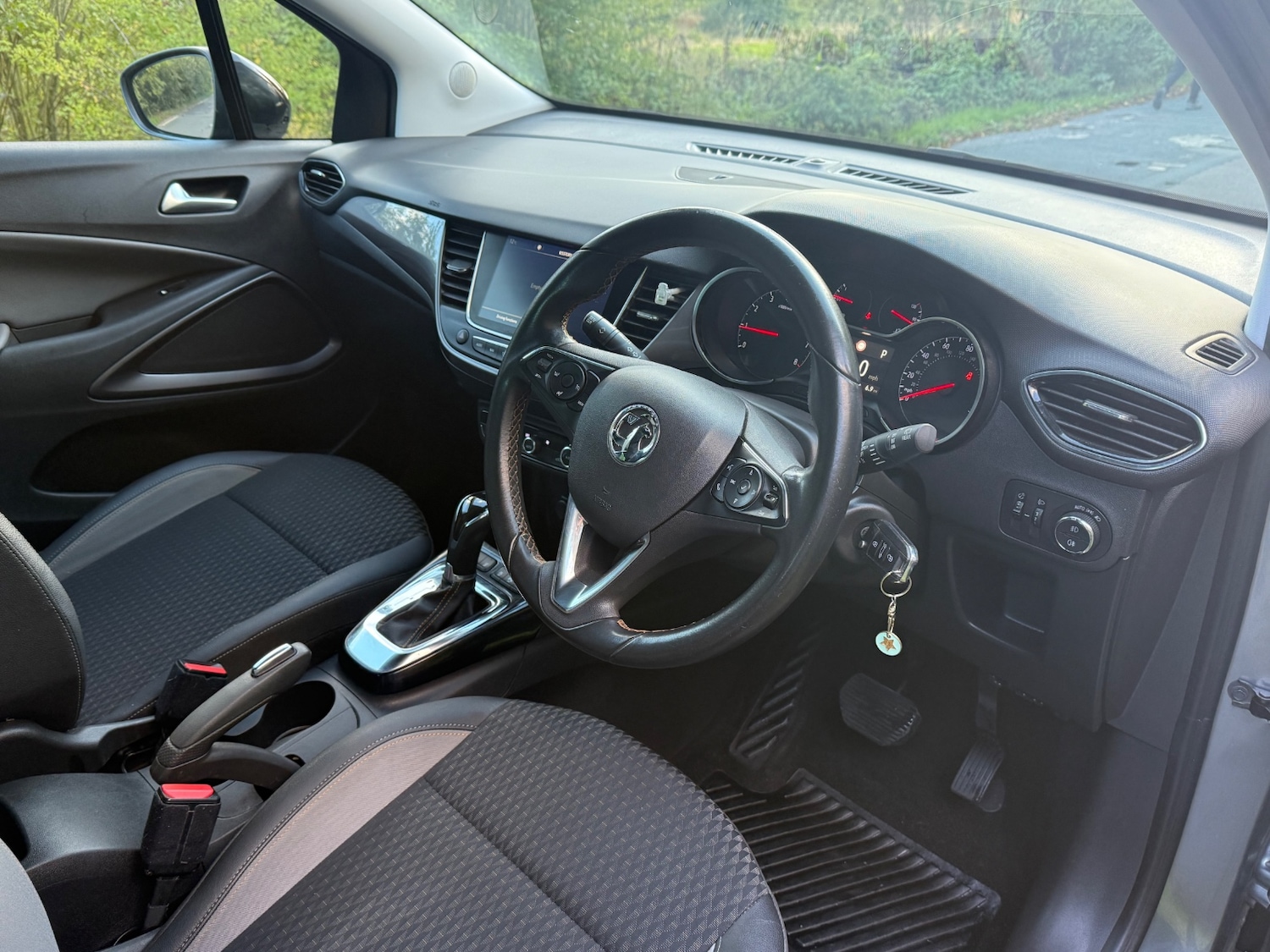 Used Vauxhall Crossland X 2018 for sale - 76351836: Photo 9