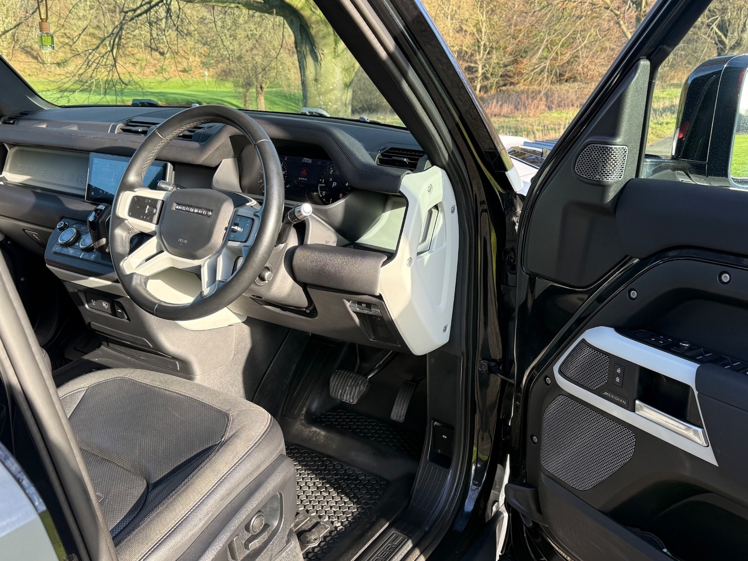 Used Land Rover Defender 2020 for sale - 77090173: Photo 7