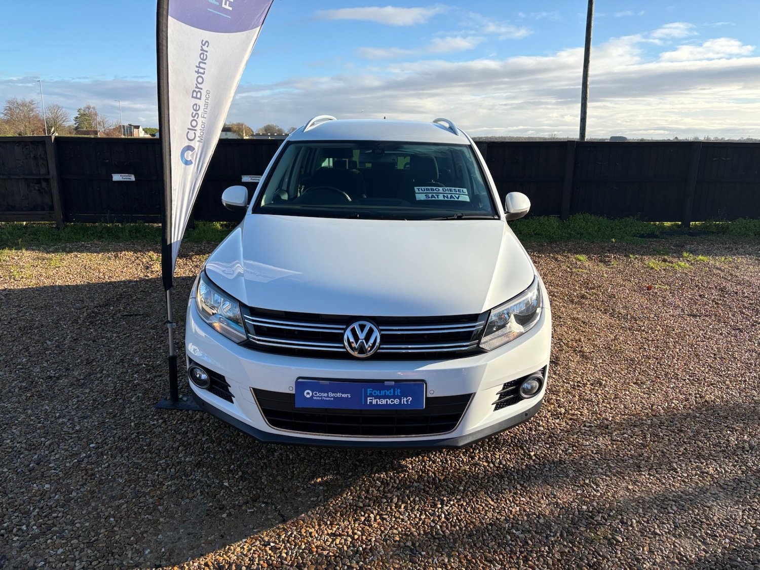 Used Volkswagen Tiguan 2015 for sale - 76791624: Photo 2