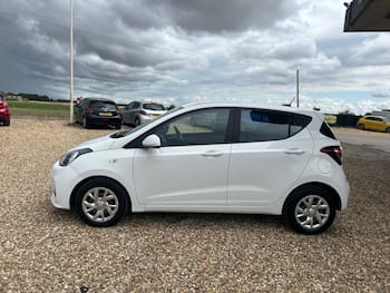 Used Hyundai i10 2018 for sale - 79579159: Photo