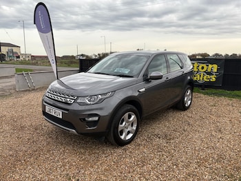 Used Land Rover Discovery Sport 2018 for sale - 76492496: Photo