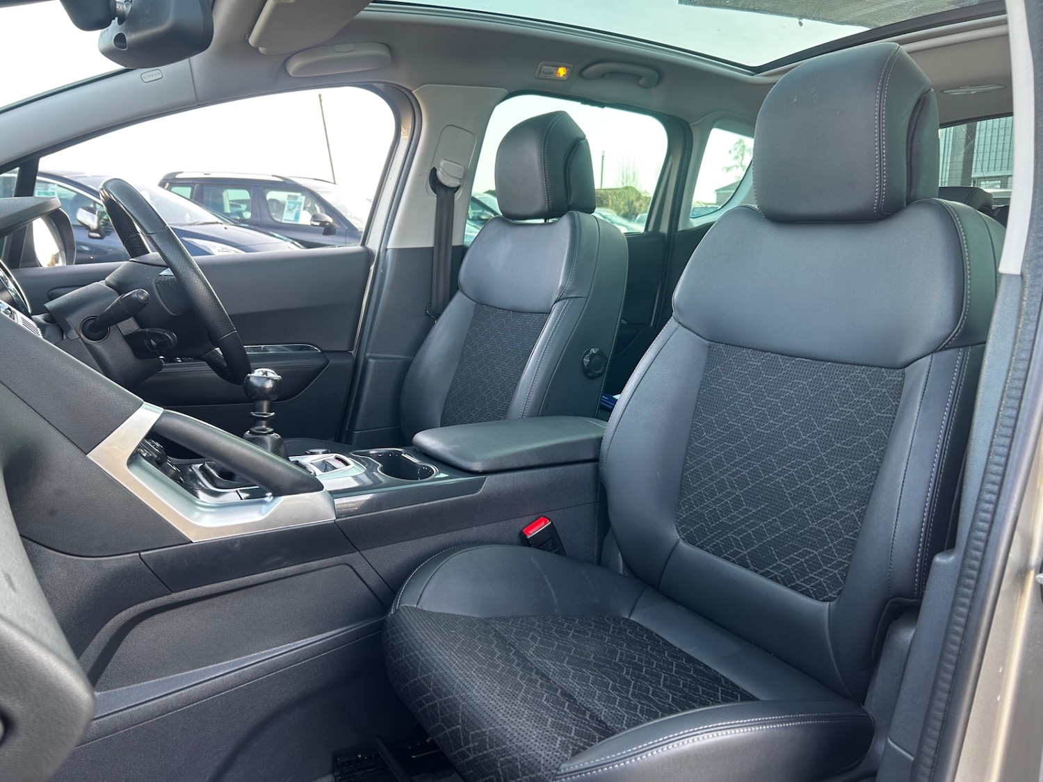 Used Peugeot 3008 2016 for sale - 77541203: Photo 14