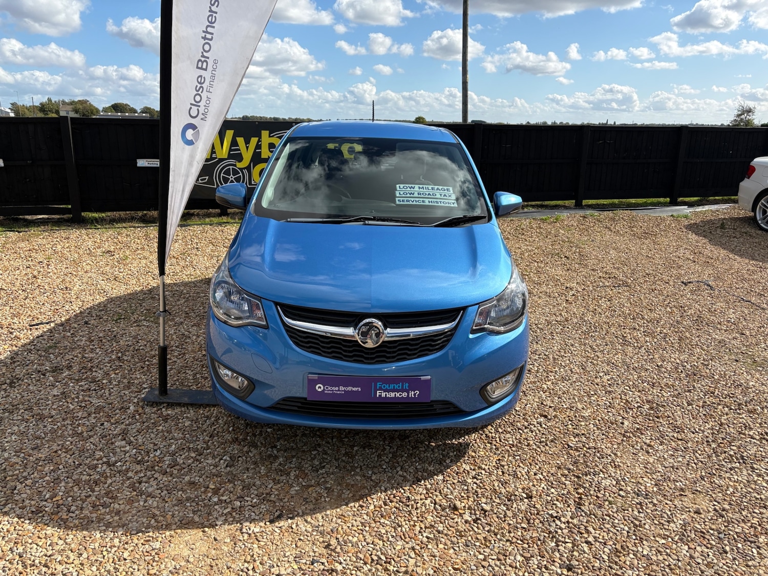 Used Vauxhall Viva 2016 for sale - 76065684: Photo 2