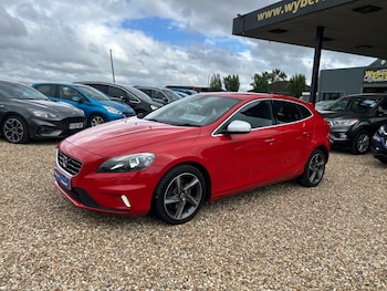 Used Volvo V40 2015 for sale - 78777079: Photo