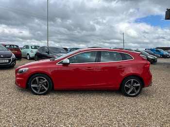 Used Volvo V40 2015 for sale - 78777079: Photo