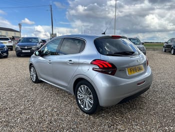 Used Peugeot 208 2018 for sale - 79524490: Photo