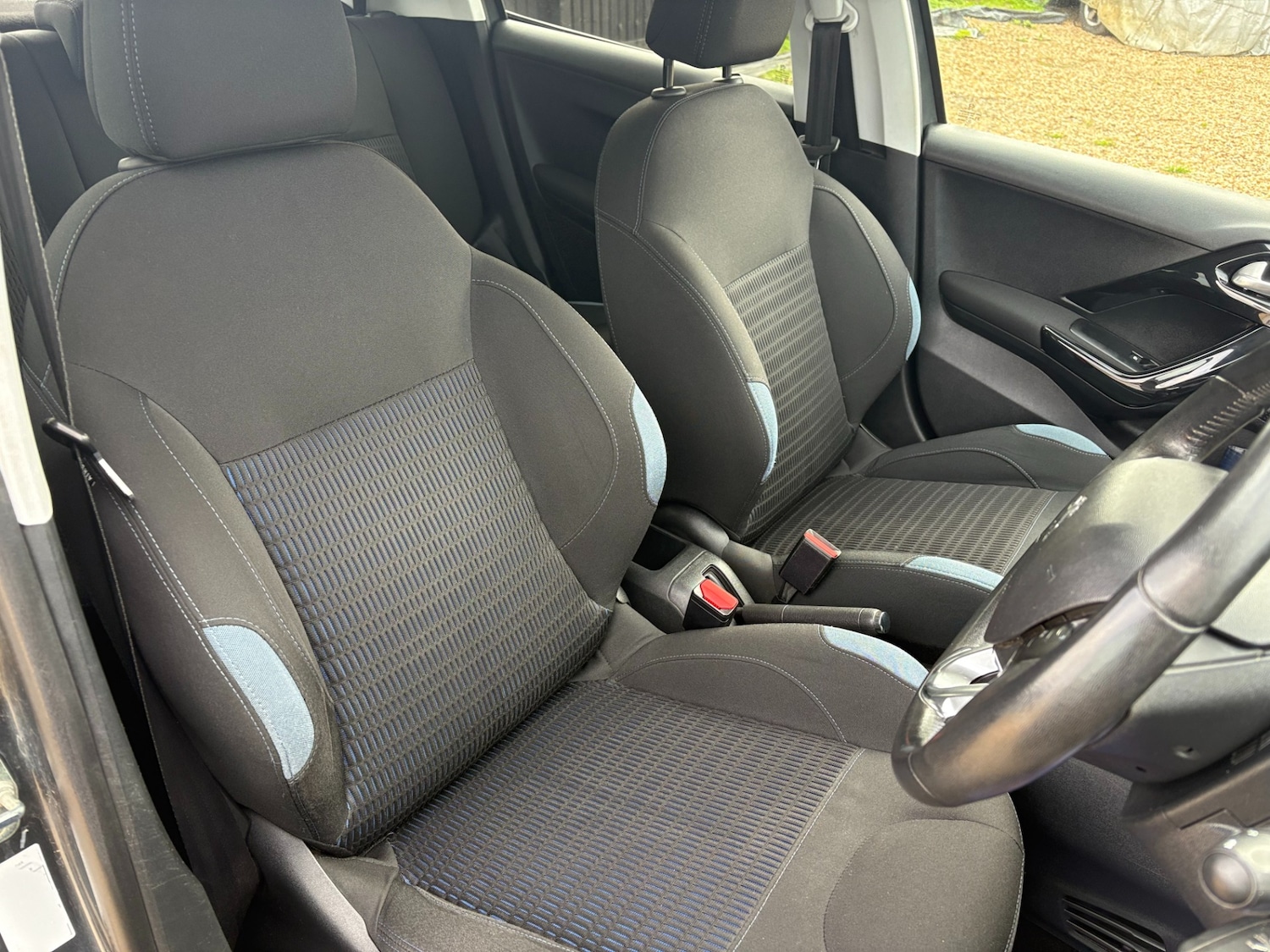 Used Peugeot 208 2014 for sale - 76466092: Photo 10