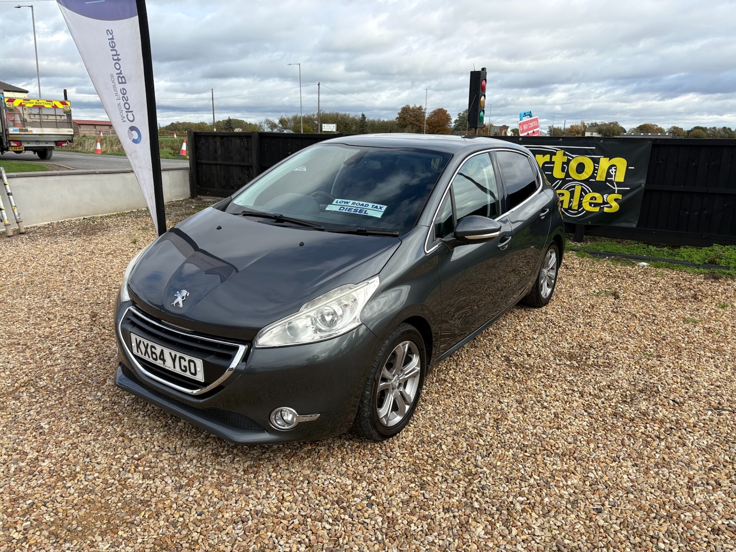 Used Peugeot 208 2014 for sale - 76466092: Photo 2