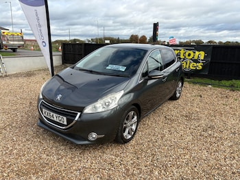 Used Peugeot 208 2014 for sale - 76466092: Photo
