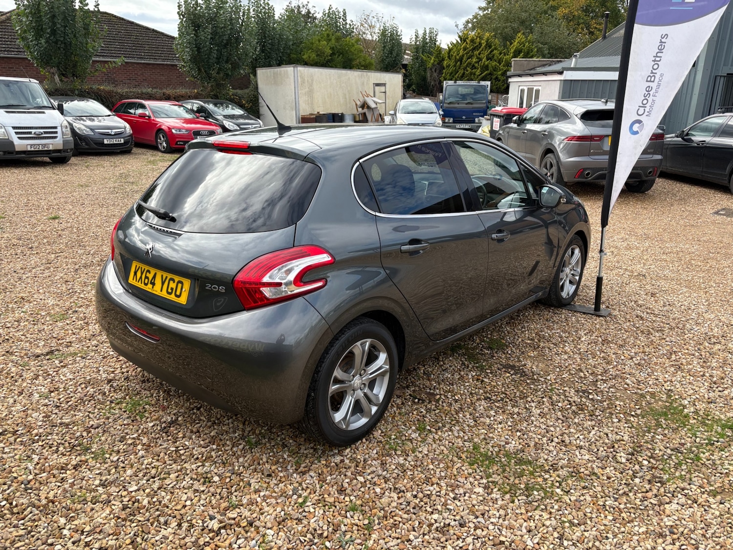 Used Peugeot 208 2014 for sale - 76466092: Photo 6