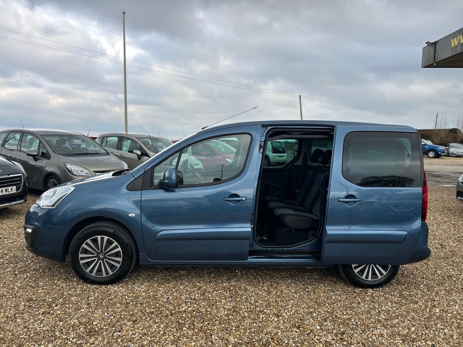 Used Peugeot Partner Tepee 2016 for sale - 77487090: Photo 11