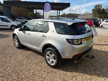 Used Land Rover Discovery Sport 2016 for sale - 76005727: Photo 4