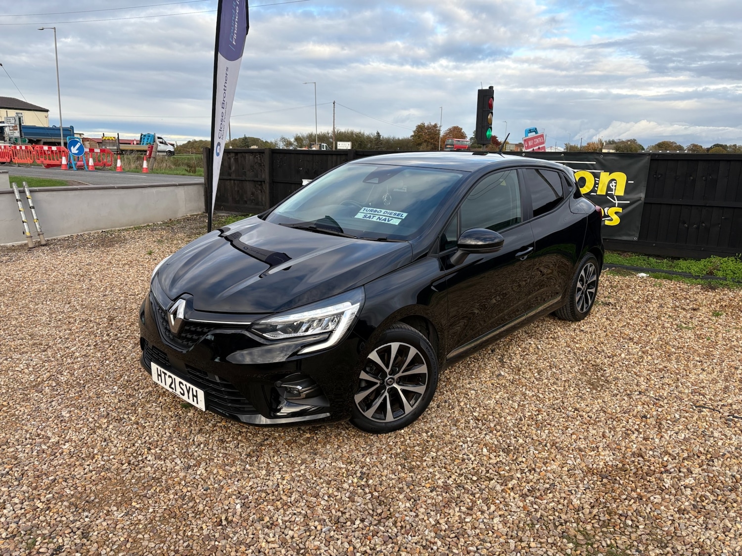 Used Renault Clio 2021 for sale - 76493869: Photo 1