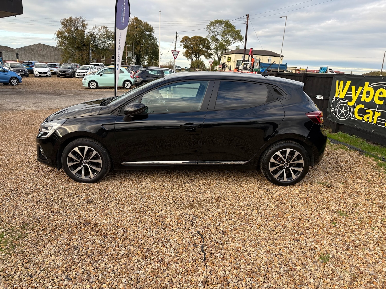 Used Renault Clio 2021 for sale - 76493869: Photo 4