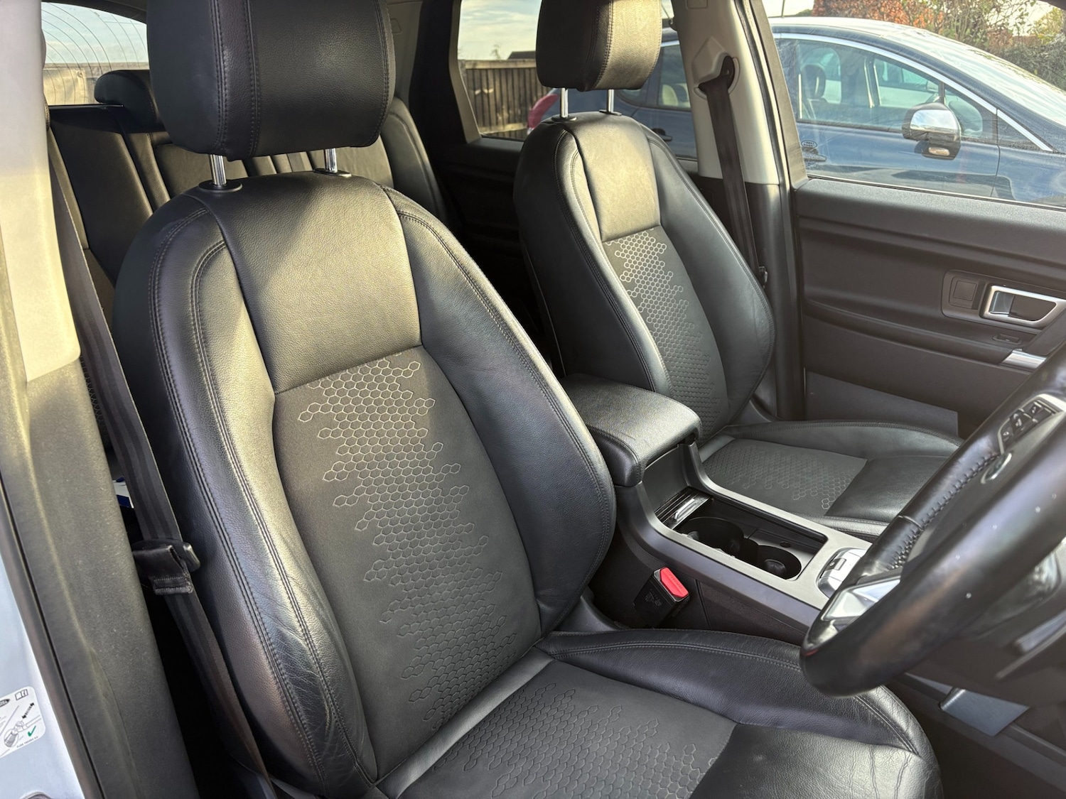 Used Land Rover Discovery Sport 2016 for sale - 76859587: Photo 12