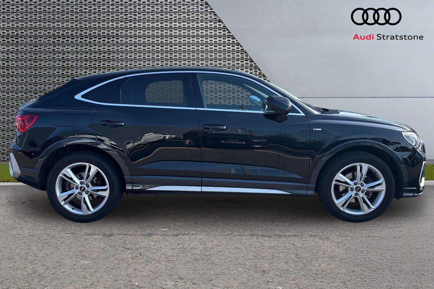 Used Audi Q3 2023 for sale - 78173899: Photo 4