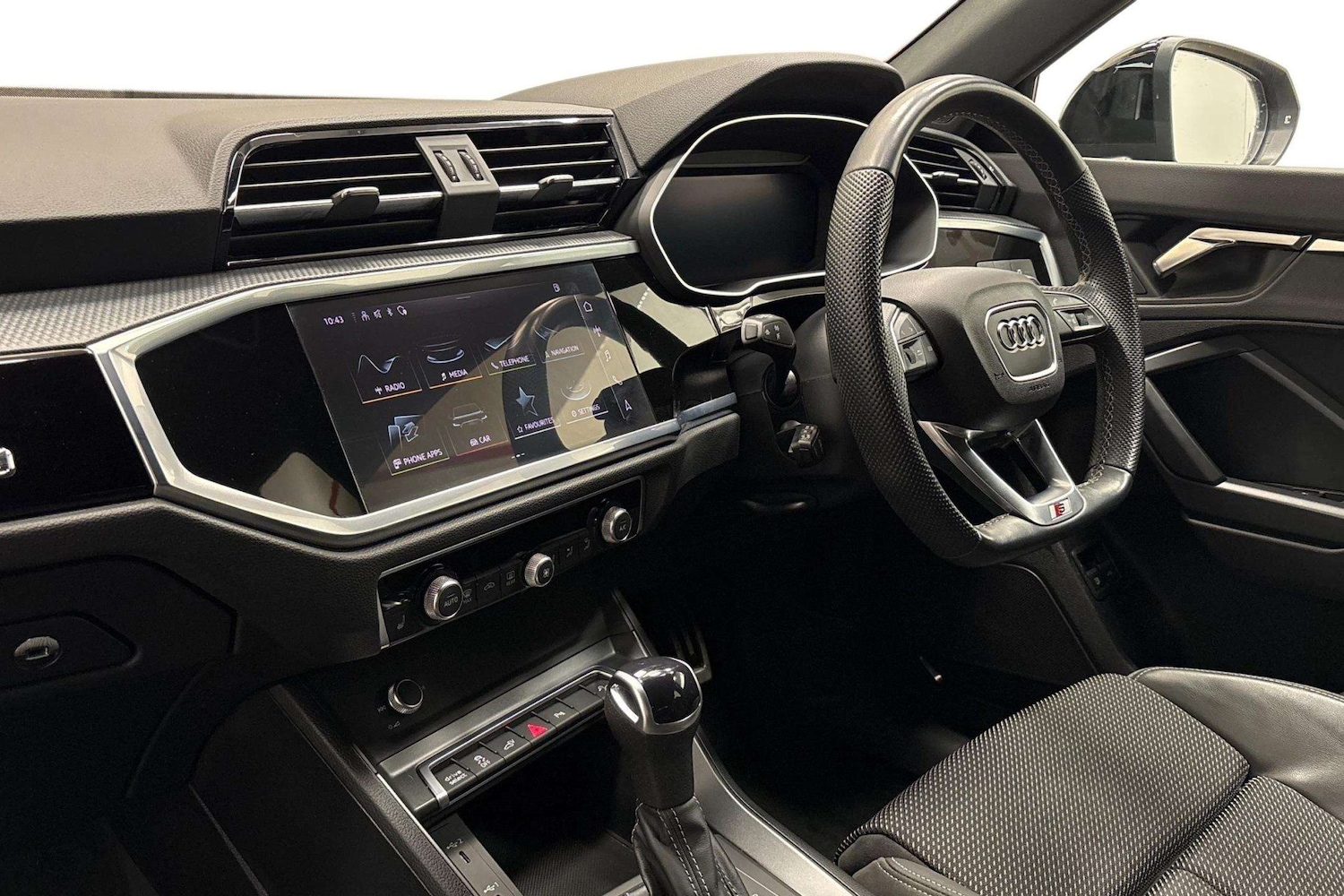 Used Audi Q3 2022 for sale - 77270280: Photo 2