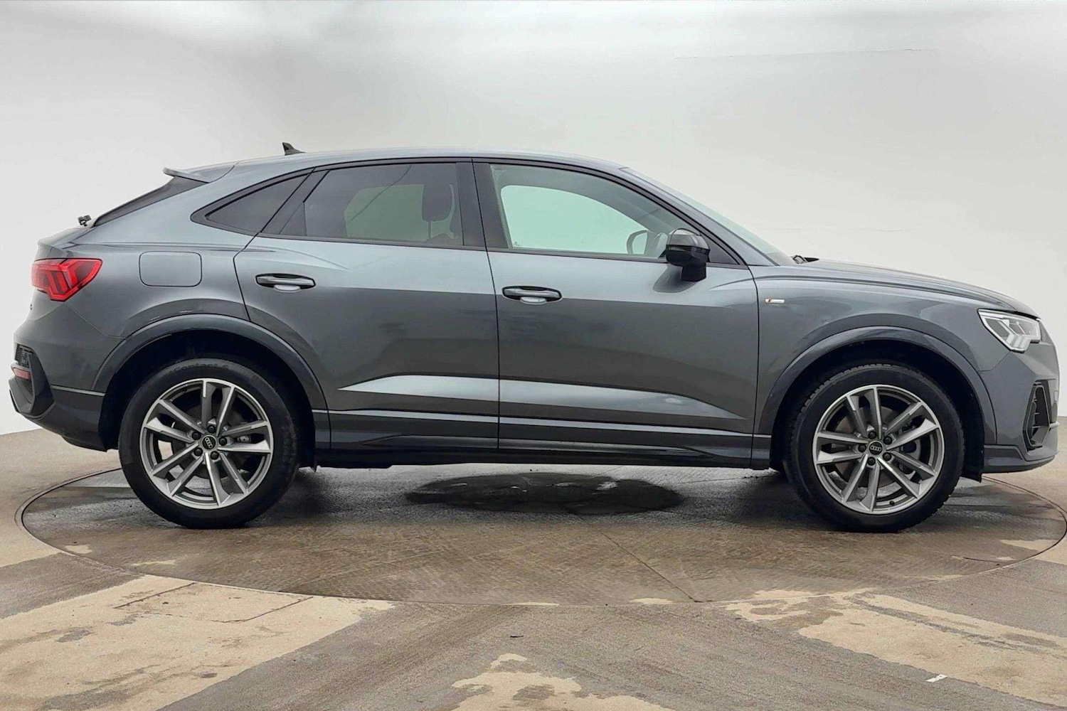 Used Audi Q3 2022 for sale - 77270280: Photo 4