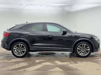 Used Audi Q3 2022 for sale - 77270142: Photo