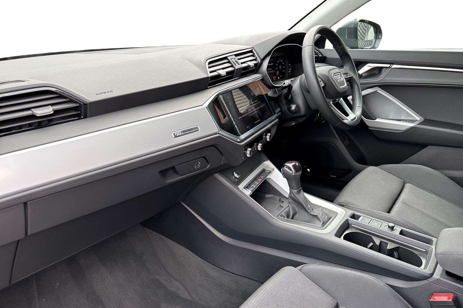 Used Audi Q3 2023 for sale - 76435799: Photo 2