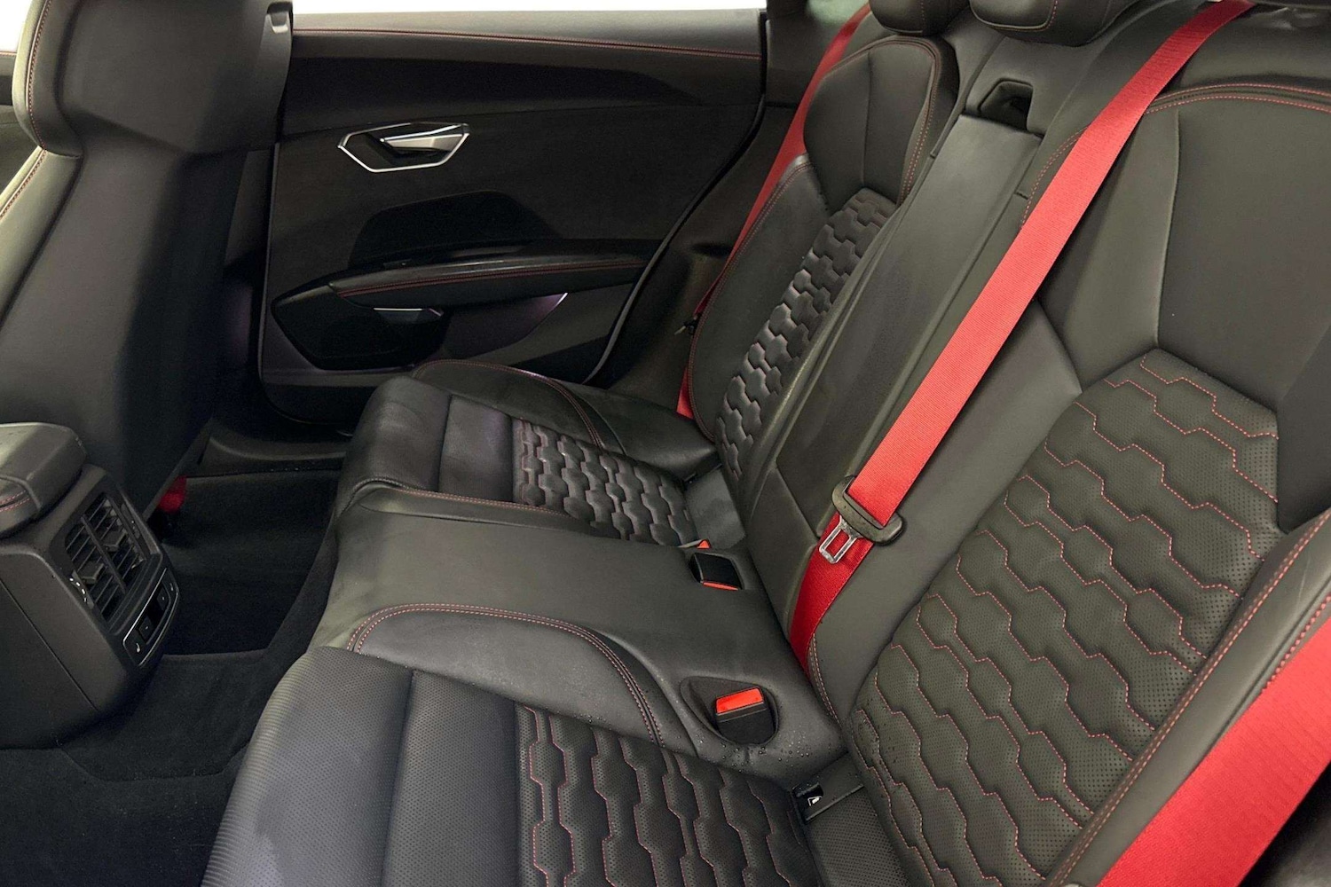 Used Audi RS e-tron GT 2021 for sale - 77270182: Photo 7