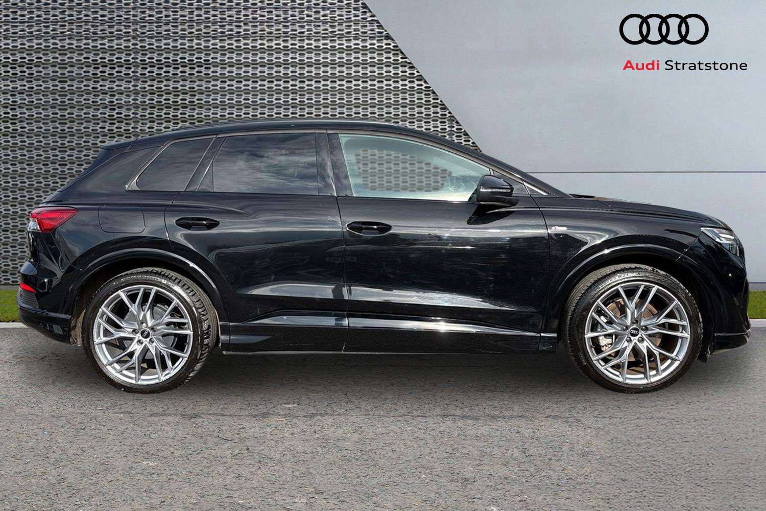 Used Audi Q4 e-tron 2023 for sale - 78010441: Photo 4