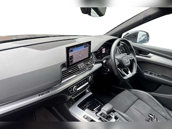 Used Audi Q5 2023 for sale - 76242520: Photo 2