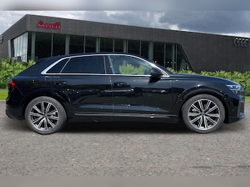 Used Audi Q8 2025 for sale - 75981337: Photo