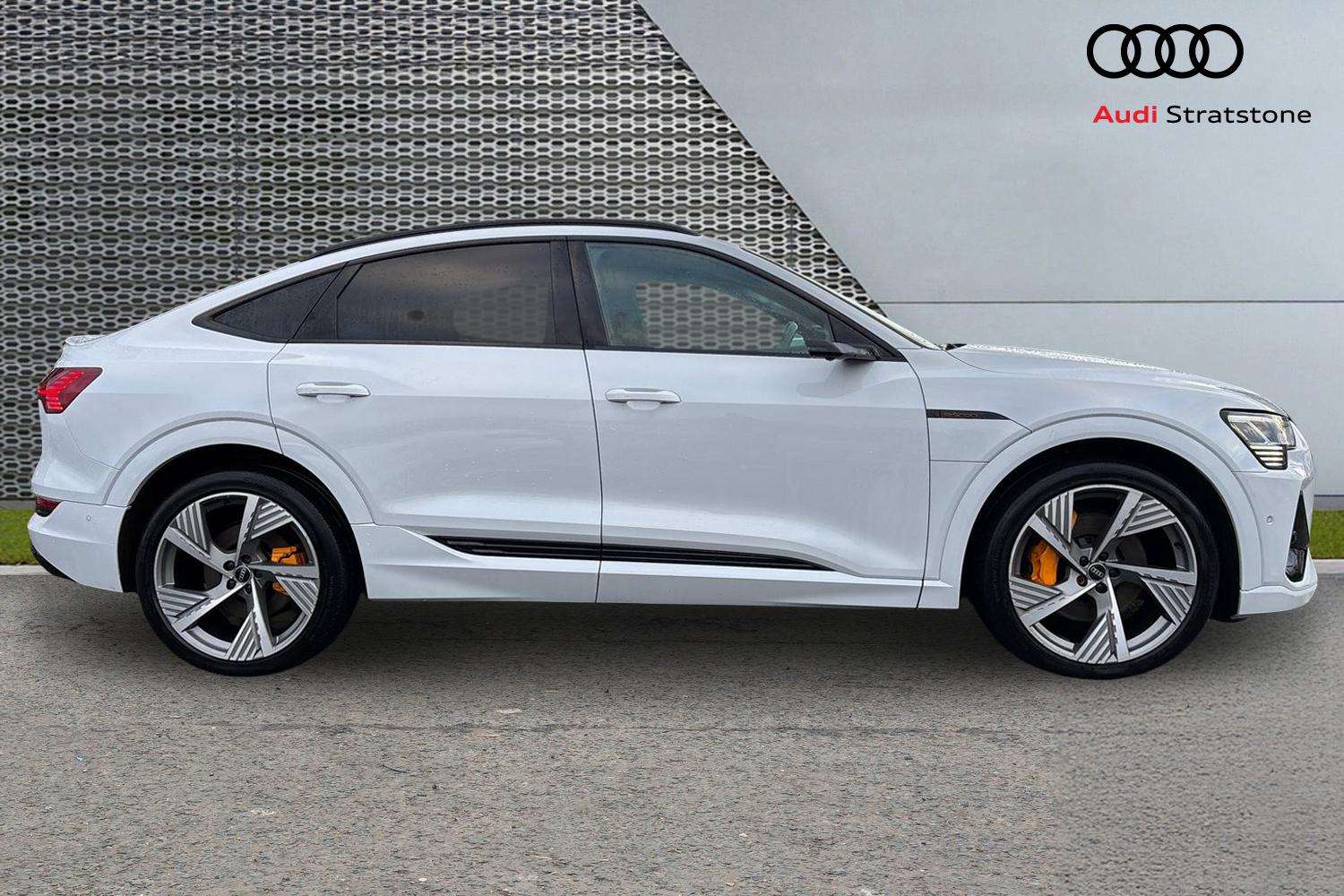 Used Audi e-tron 2022 for sale - 77270102: Photo 4