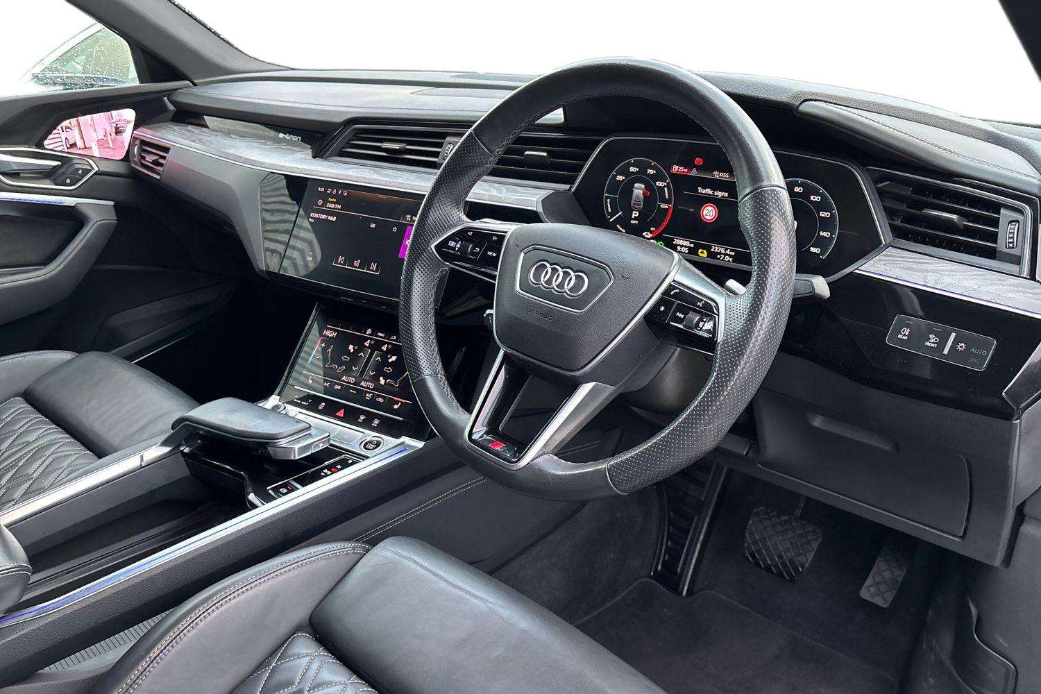 Used Audi e-tron 2022 for sale - 77270102: Photo 6