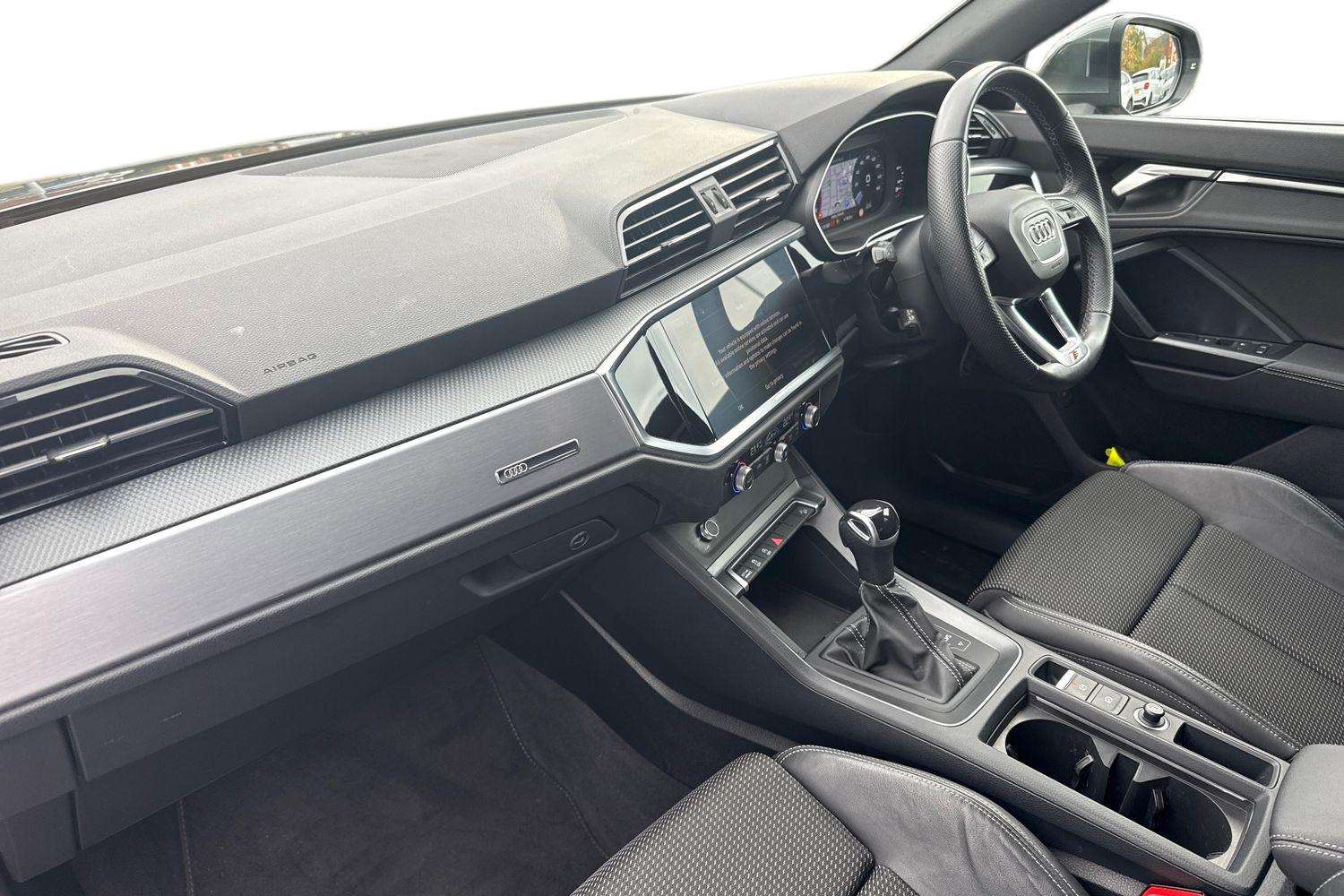 Used Audi Q3 2023 for sale - 77294217: Photo 2