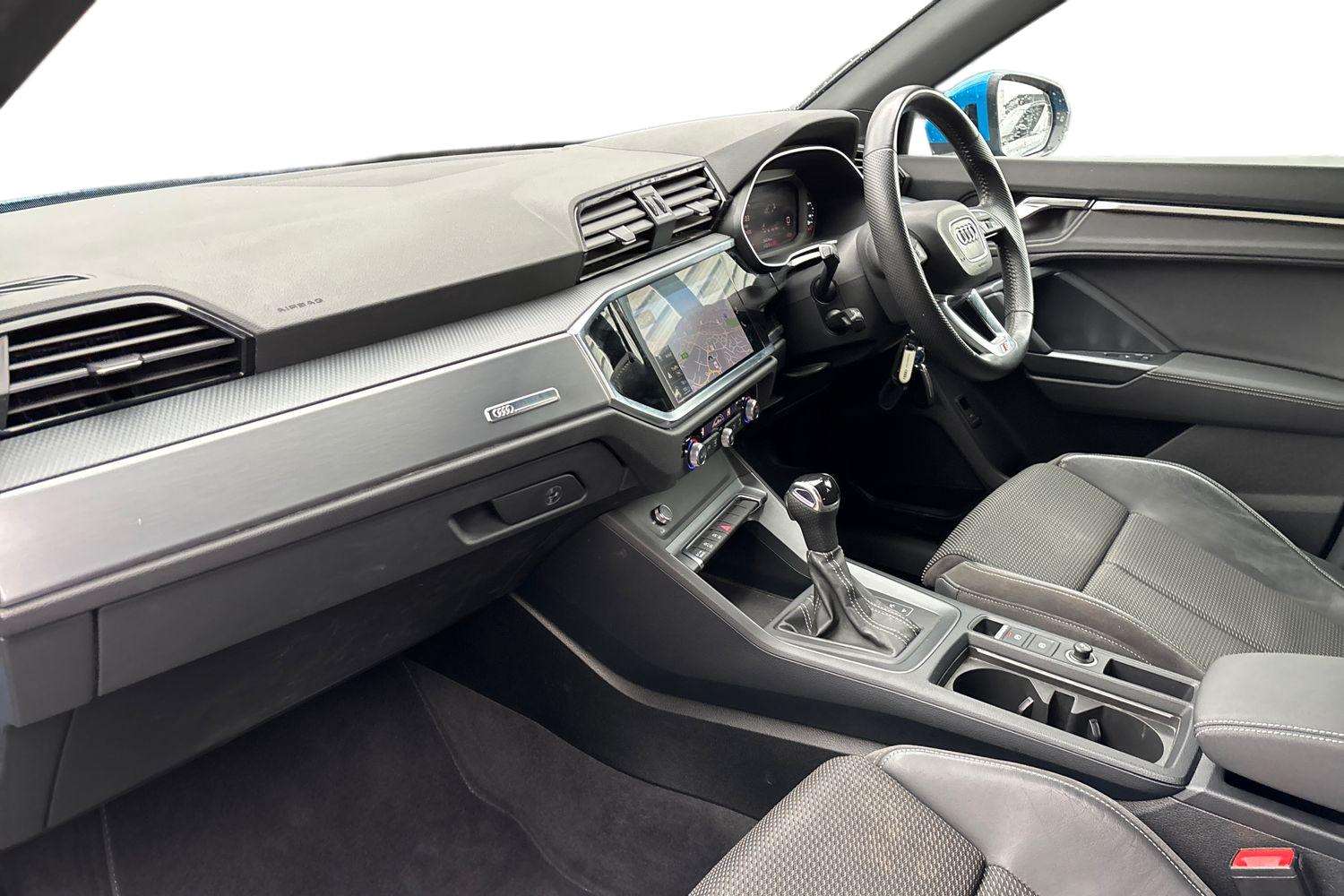 Used Audi Q3 2019 for sale - 76316147: Photo 2