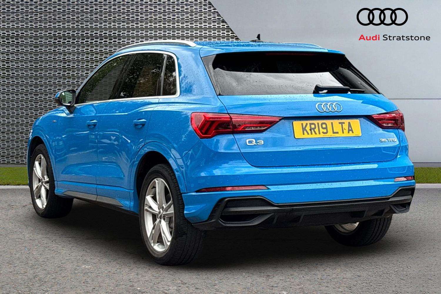 Used Audi Q3 2019 for sale - 76316147: Photo 3