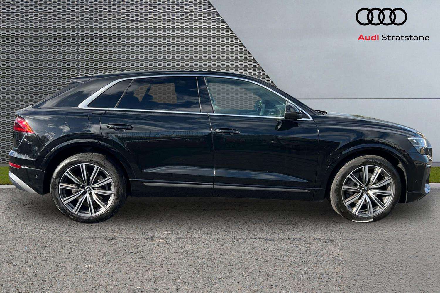 Used Audi Q8 2025 for sale - 76390773: Photo 4